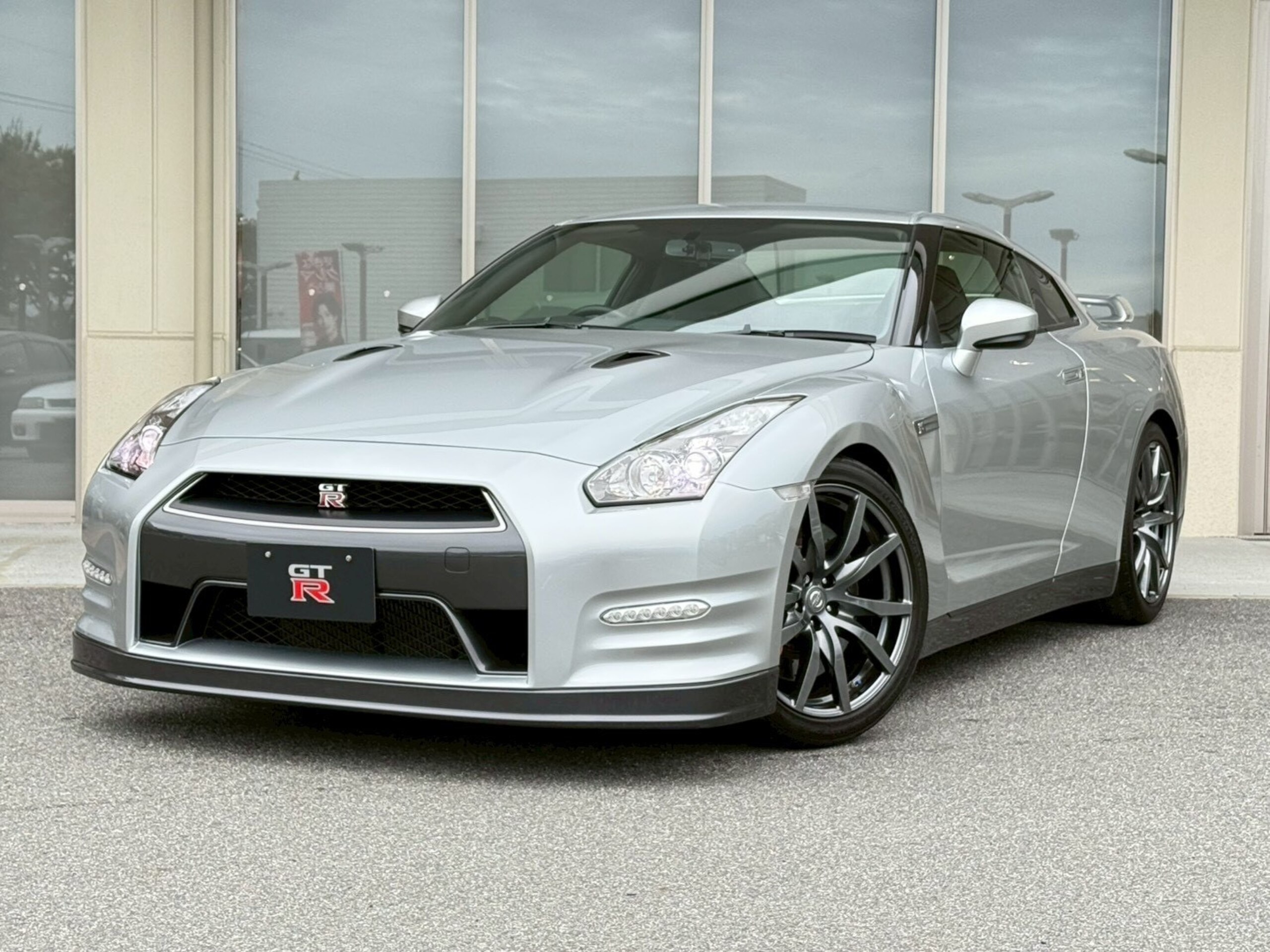 GT-R 3.8 ピュアエディション